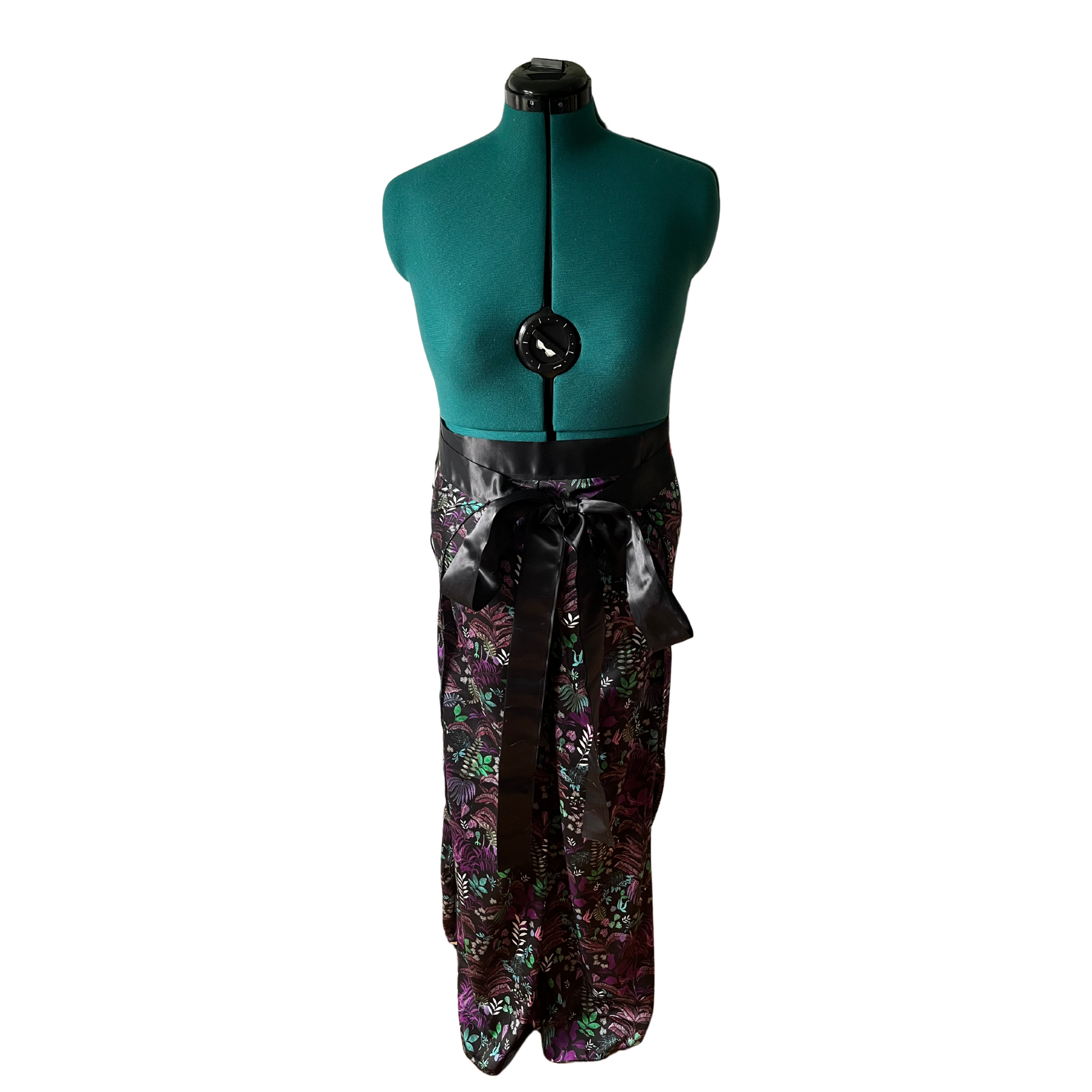 Casstastrophe, Shop Casstastrophe, casstastropheshop.com, Betty Wrap Pants, purple garden print wrap pants worn as pants 