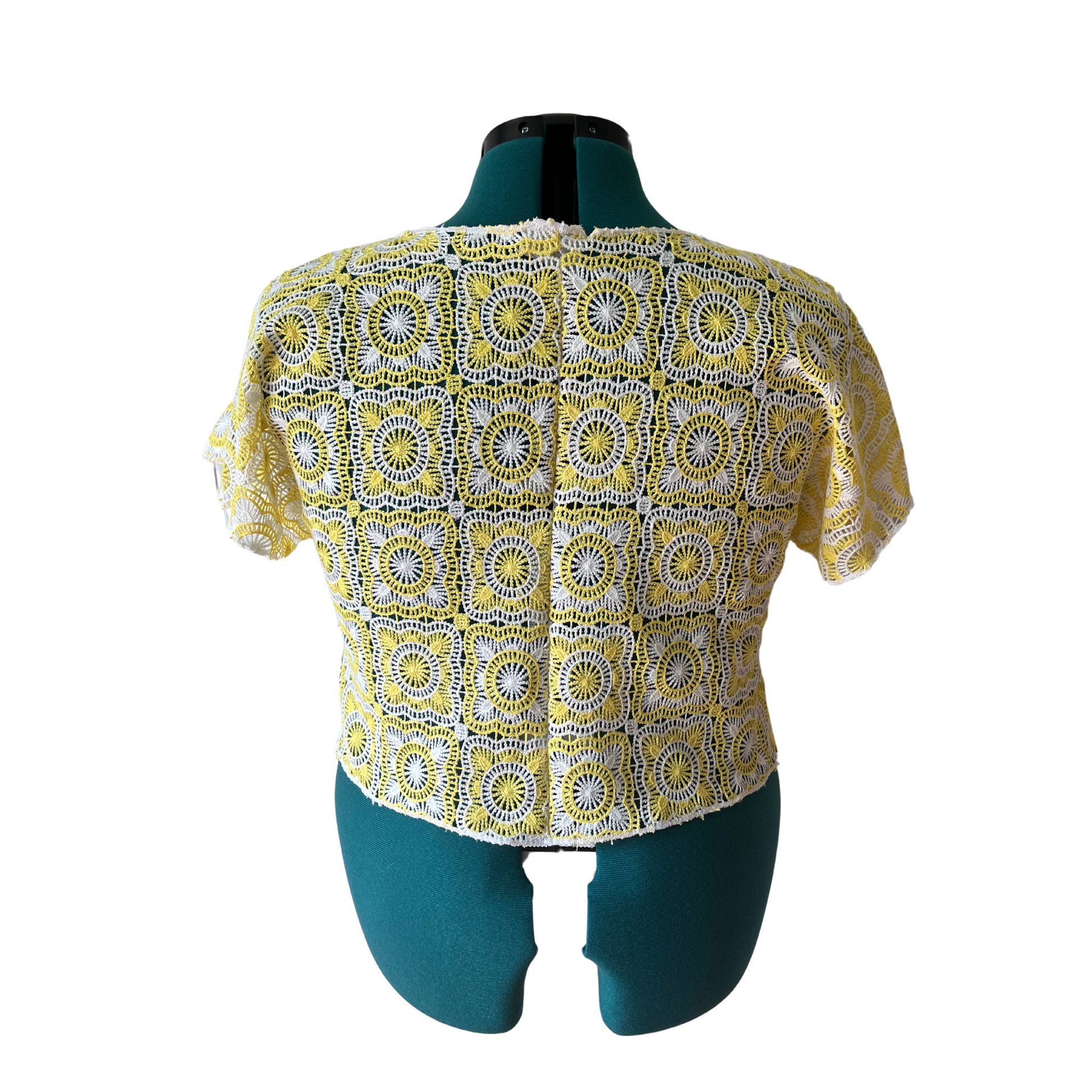 Casstastrophe, Shop Casstastrophe, casstastropheshop.com, Marcia top, yellow and white granny square crochet crop top with short sleeves